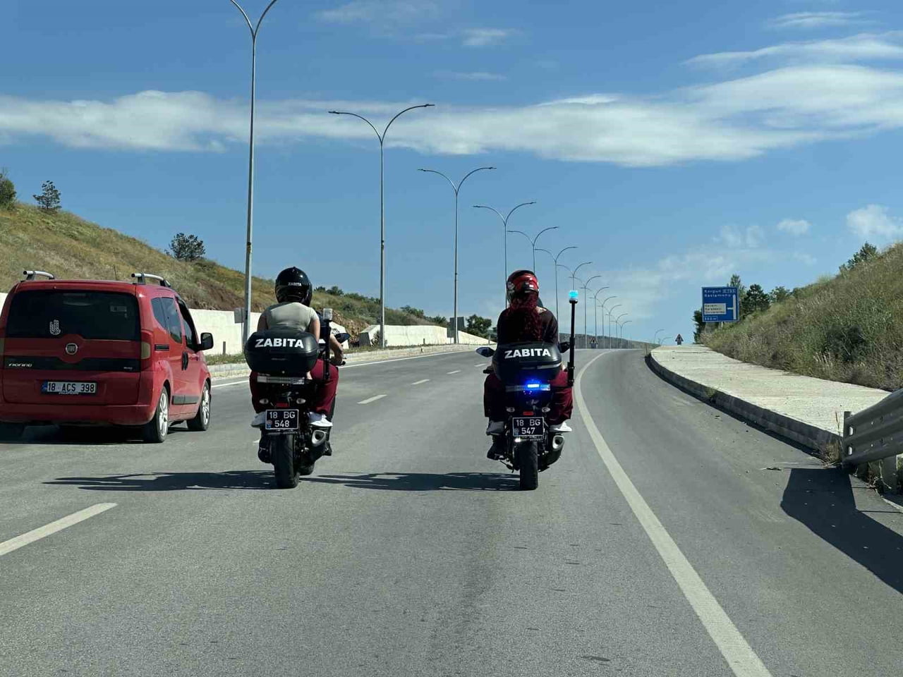 ÇANKIRI'DA YÜKSEKÖĞRETİM KURUMLARI SINAVI'NA GEÇ KALAN ADAYLAR, ZABITA EKİPLERİ TARAFINDAN...
