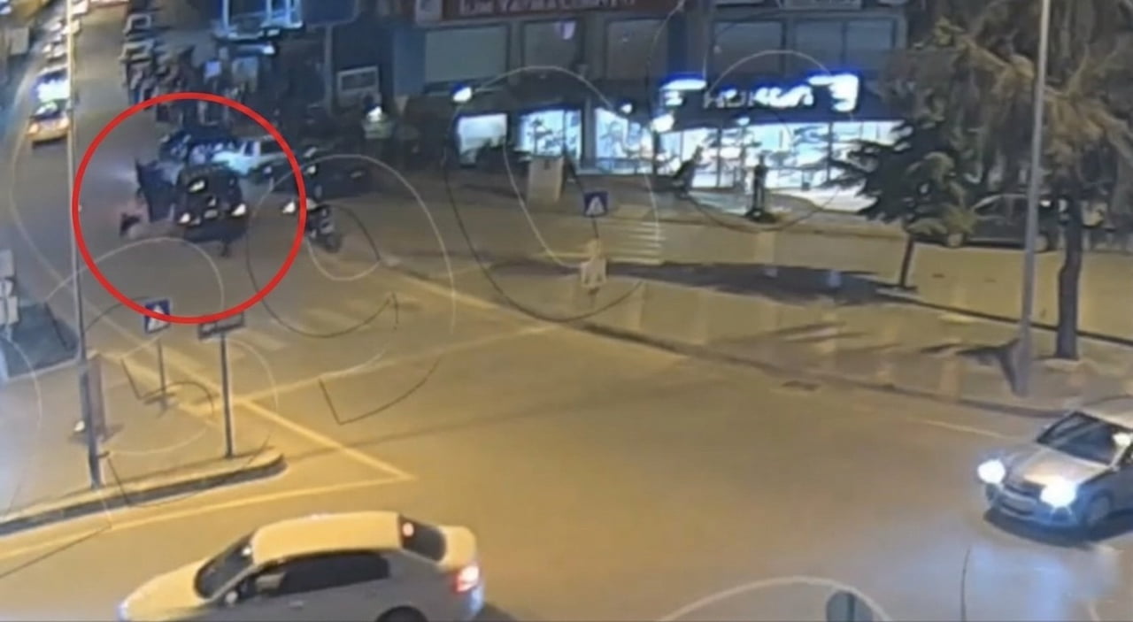 ÇANKIRI’DA YEDİĞİ KEK BOĞAZINA KAÇAN SÜRÜCÜ, POLİSİN HEİMLİCH MANEVRASIYLA KURTULDU. O ANLAR...