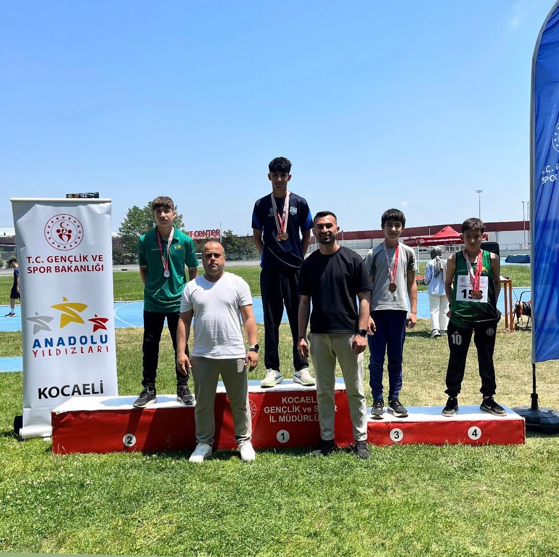 ÇAYIROVA BELEDİYESİ EĞİTİM SPOR KULÜBÜ SPORCULARI ATLETİZM VE BASKETBOL BRANŞLARINDA ELDE...