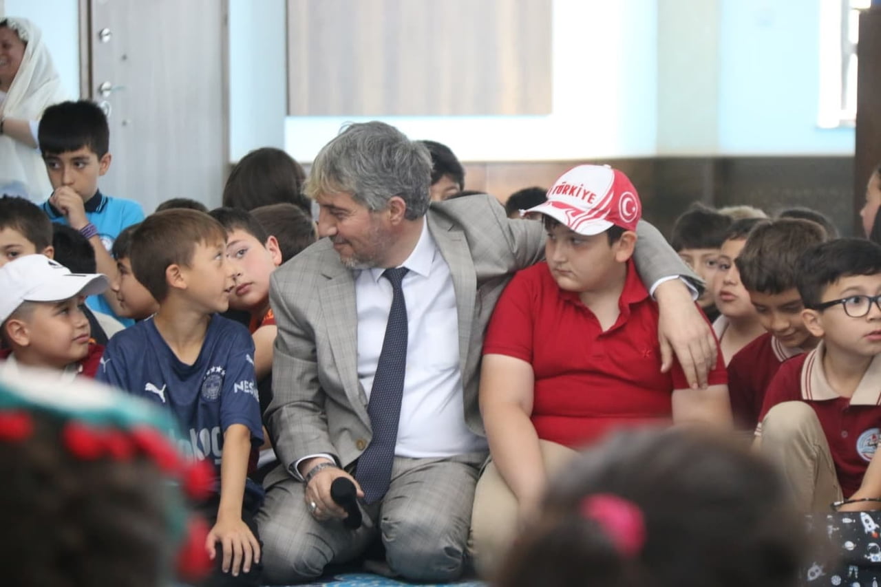 ÇEDES KAPSAMINDA HİRA KÜLLİYESİ’NDE ÇOCUK ŞENLİĞİ DÜZENLENDİ