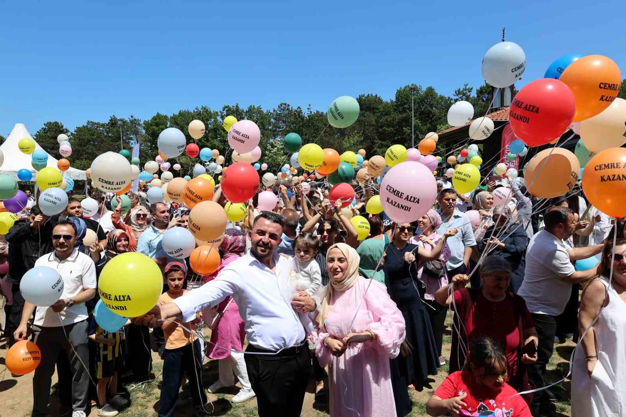 ÇEKMEKÖY BELEDİYESİ SMA HASTASI CEMRE ALYA ARABACI İÇİN UMUT DOLU BİR BULUŞMAYA EV SAHİPLİĞİ...