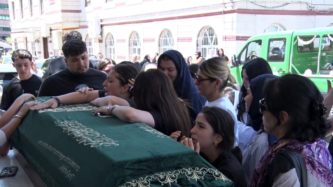 CENAZE TÖRENİ ÖNCESİNDE POLAT'IN YAKINLARI GÖZYAŞLARINA BOĞULURKEN, BAZI AİLE FERTLERİ FENALIK...