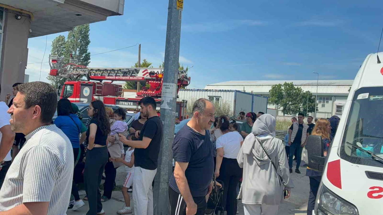 ÇERKEZKÖY’DE APARTMANDA ÇIKAN YANGIN PANİĞE NEDEN OLDU