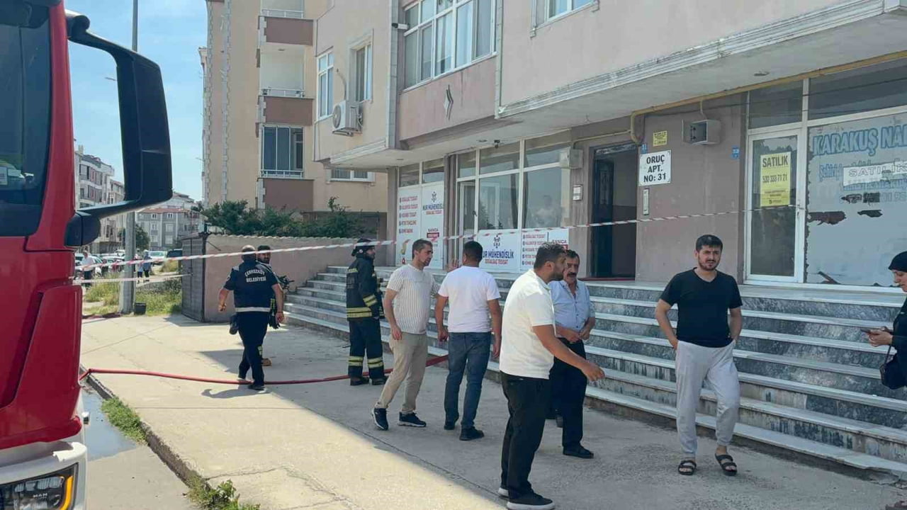 ÇERKEZKÖY’DE APARTMANDA ÇIKAN YANGIN PANİĞE NEDEN OLDU