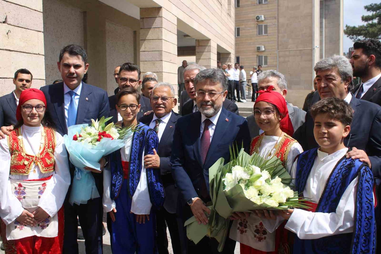 ÇEŞİTLİ TEMASLARDA BULUNMAK VE PROGRAMLARA KATILMAK İÇİN KAYSERİ'DE BULUNAN ÇEVRE, ŞEHİRCİLİK VE...