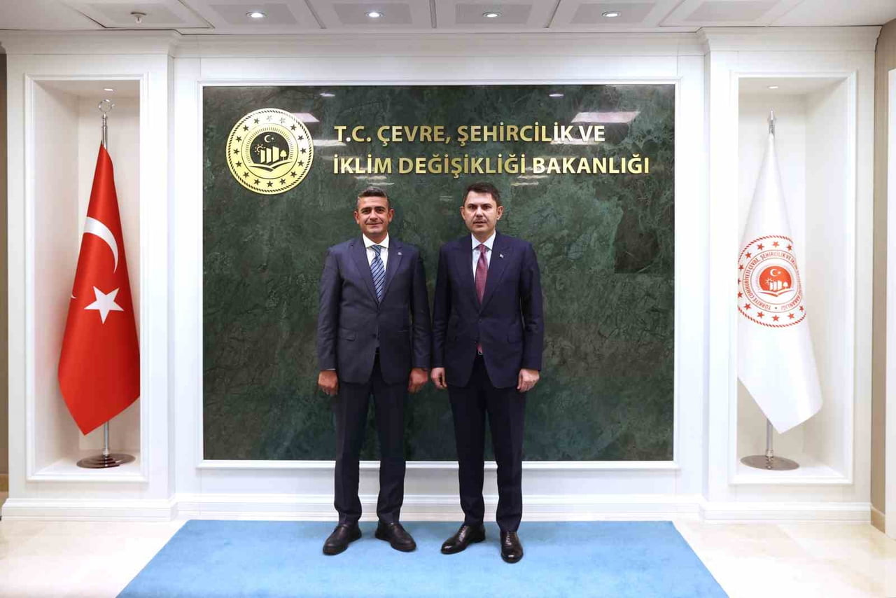 ÇEVRE, ŞEHİRCİLİK VE İKLİM DEĞİŞİKLİĞİ BAKANI MURAT KURUM, HAYMANA BELEDİYE BAŞKANI LEVENT KOÇ ’U...