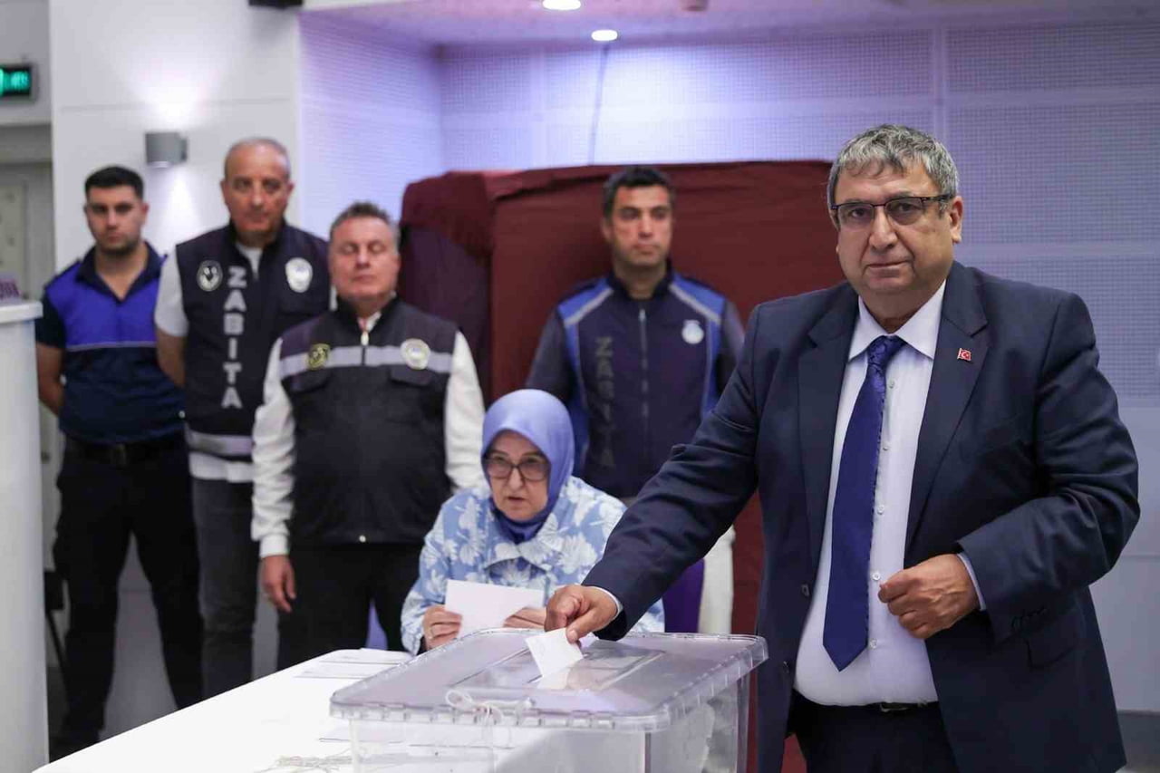 CHP ADAYI HÜSEYİN BENZER