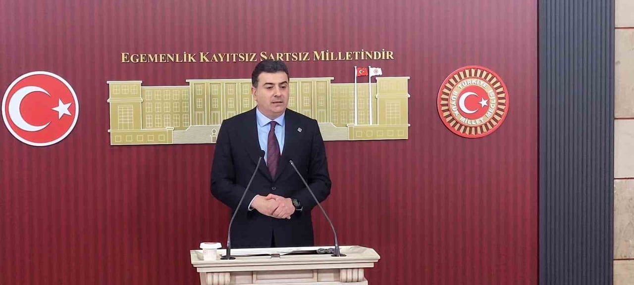 CHP GENEL BAŞKAN YARDIMCISI ZEYNEL EMRE, "BU HAFTA GRUP TOPLANTIMIZI GAZİ MECLİS ÇATISI ALTINDA...