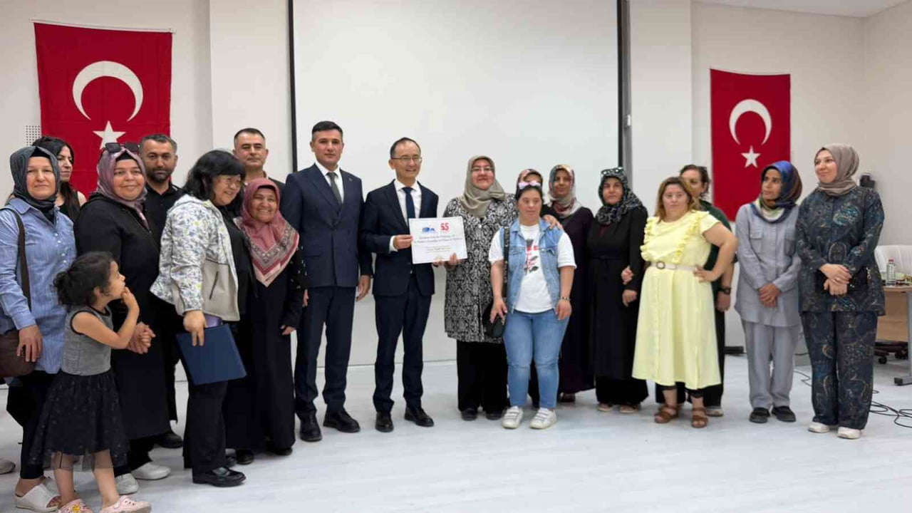 ÇİN HALK CUMHURİYETİ ANKARA BÜYÜKELÇİSİ JİANG XUEBİN, DEZAVANTAJLI DEPREMZEDE VATANDAŞLARA...
