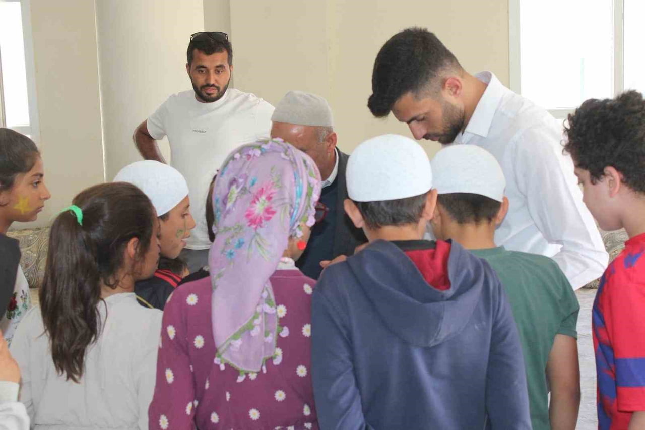 ÇOCUKLARA YÖNELİK SİNEMA GECELERİ VE ÇEŞİTLİ SOSYAL ETKİNLİKLERİN DE DÜZENLENDİĞİ FAALİYETLERLE...