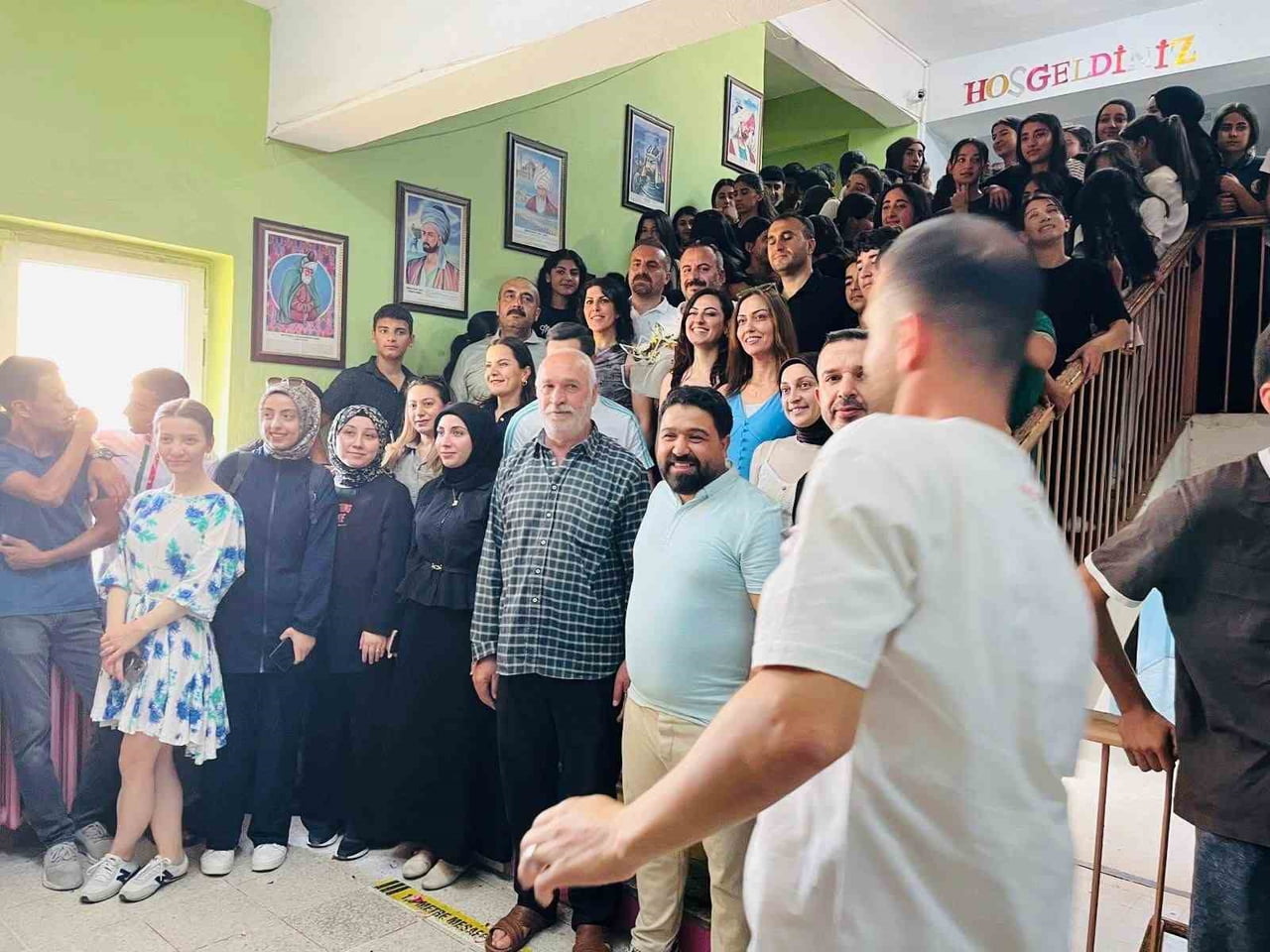 ÇOK PROGRAMI ANADOLU LİSESİ'NDE 20 YILDIR GÖREV YAPAN MÜDÜR YARDIMCISI ÜMİT YİĞİT, ÖĞRENCİLERİ VE...