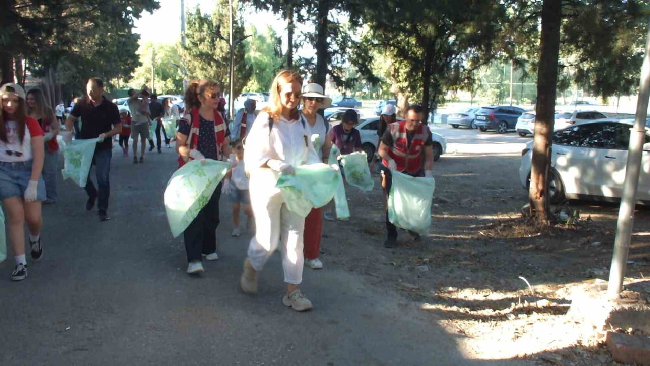ÇÖP TOPLADILAR