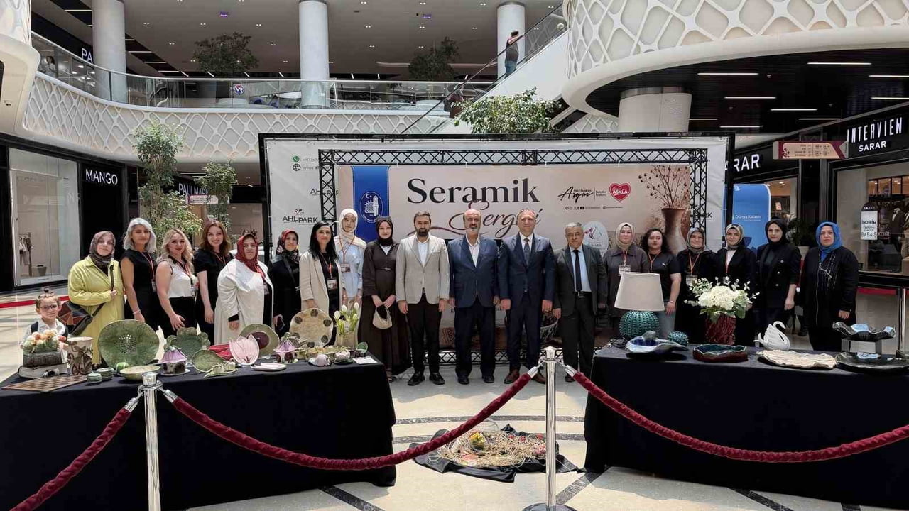 ÇORUM BELEDİYESİ BUHARA KADIN KÜLTÜR MERKEZİ SERAMİK ATÖLYESİ KURSİYERLERİNİN HAZIRLADIĞI...