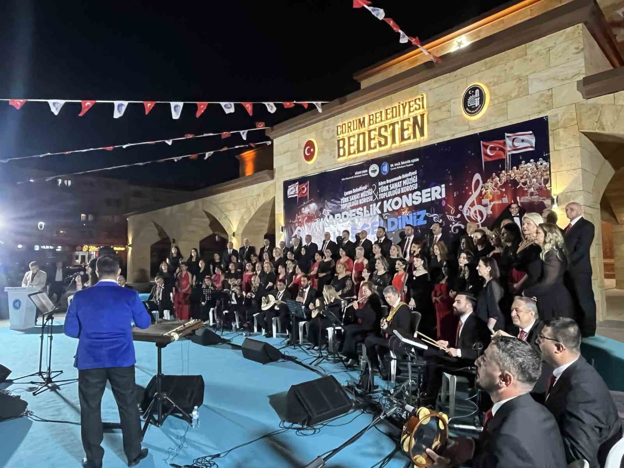 ÇORUM BELEDİYESİ VE KIBRIS BEYARMUDU BELEDİYESİ’NİN ORTAKLAŞA DÜZENLEDİĞİ "KARDEŞLİK KONSERİ"...