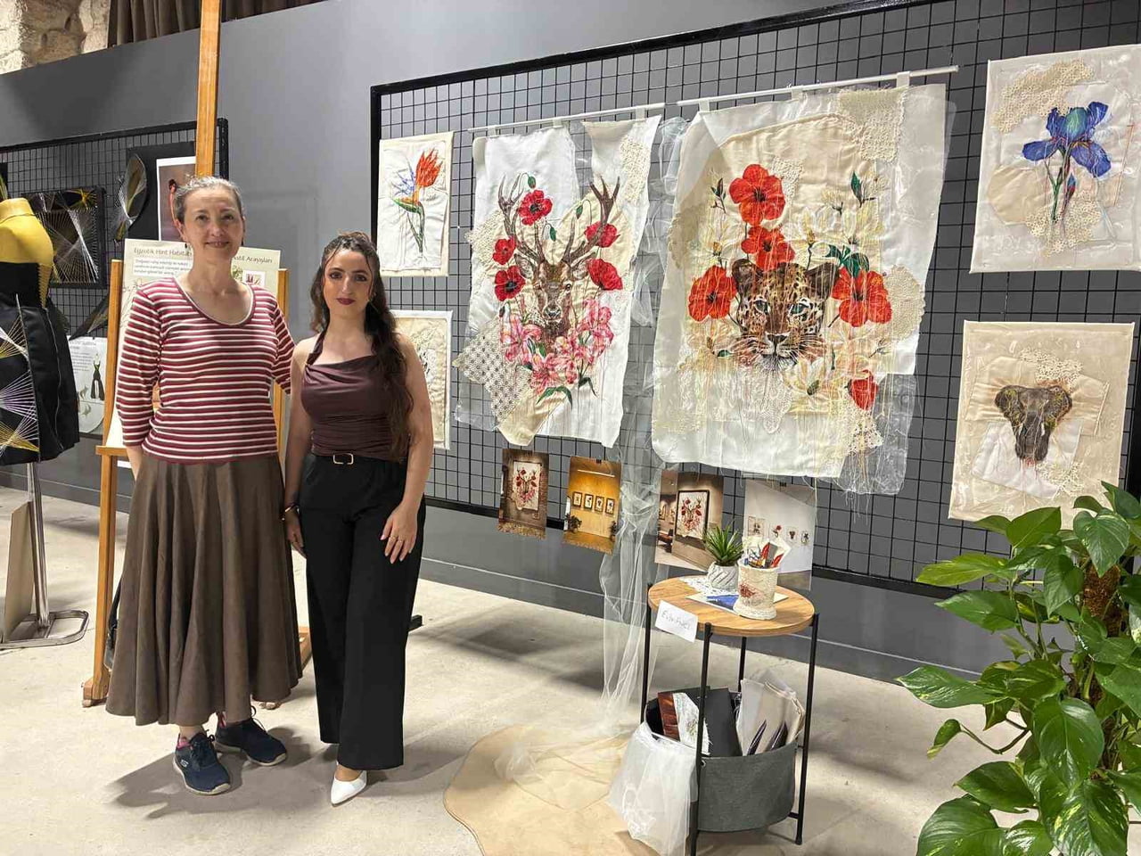 ÇUKUROVA ÜNİVERSİTESİ GÜZEL SANATLAR FAKÜLTESİ TEKSTİL VE MODA TASARIMI BÖLÜMÜ TARAFINDAN, TT 424...