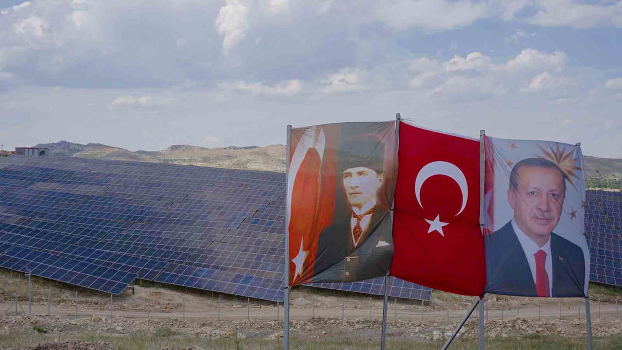 CUMHURBAŞKANI ERDOĞAN, MARDİN’DEKİ ARTUKLU DEPOLAMALI GES’E CANLI YAYINLA BAĞLANDI