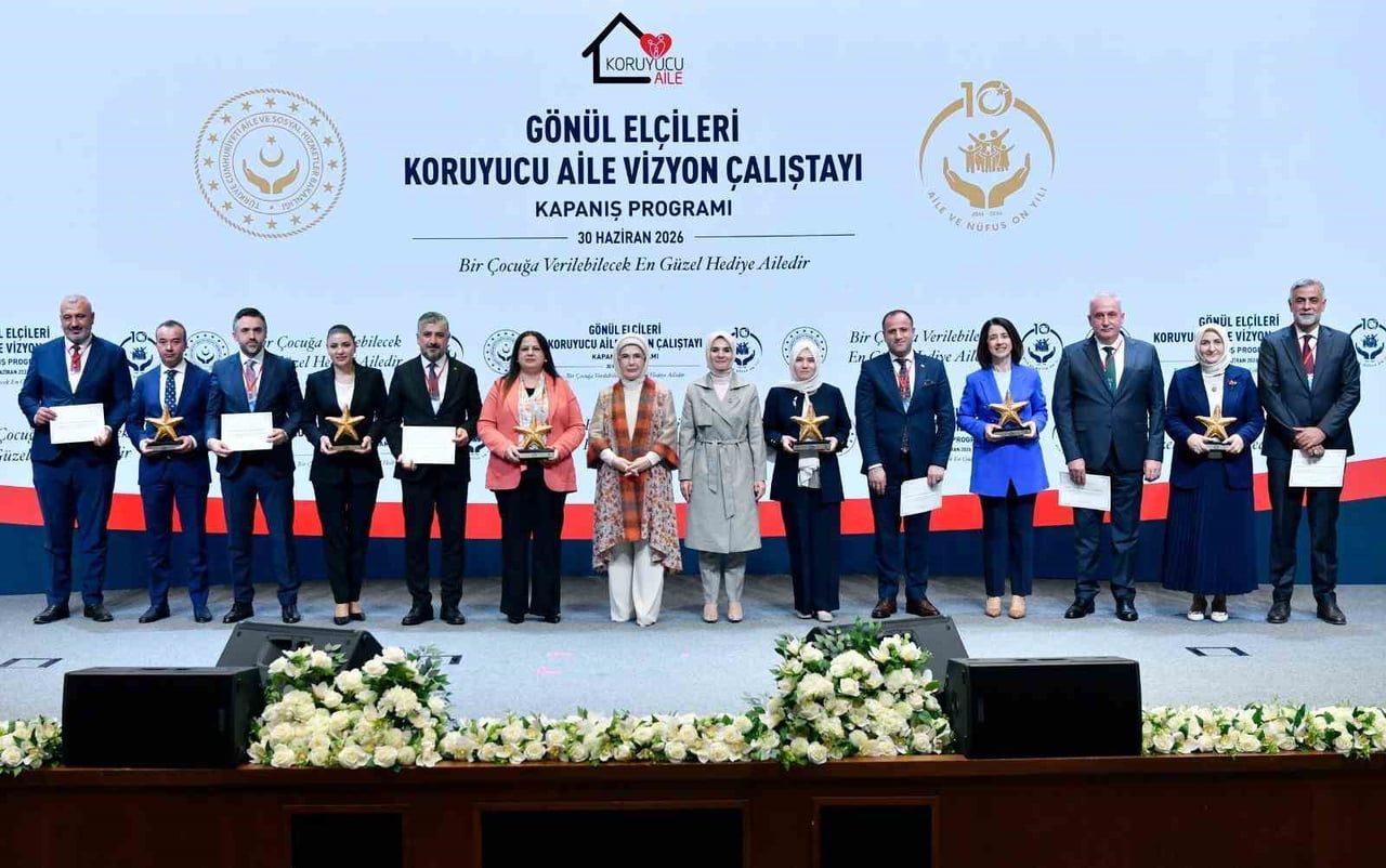 CUMHURBAŞKANI RECEP TAYYİP ERDOĞAN'IN EŞİ EMİNE ERDOĞAN, "İNSANLIK TÜM ÇOCUKLARINA SICAK BİR YUVA...