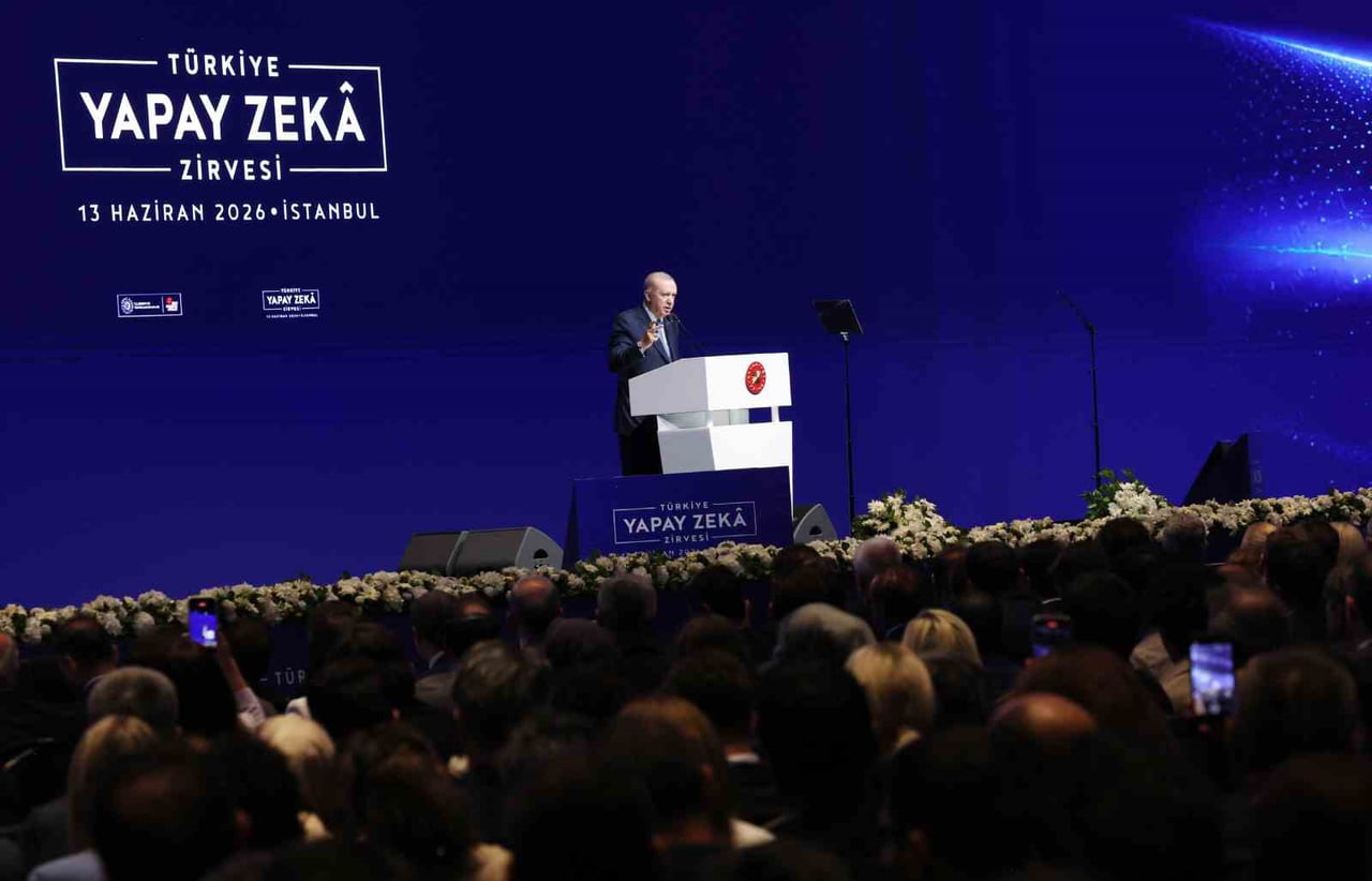 CUMHURBAŞKANI RECEP TAYYİP ERDOĞAN,  'TÜRKİYE YAPAY ZEKA ZİRVESİ'NDE KONUŞTU
