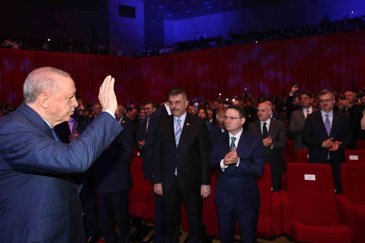 CUMHURBAŞKANI RECEP TAYYİP ERDOĞAN, HALİÇ KONGRE MERKEZİ'NDE DÜZENLENEN "TİM 33. GENEL KURULU VE...