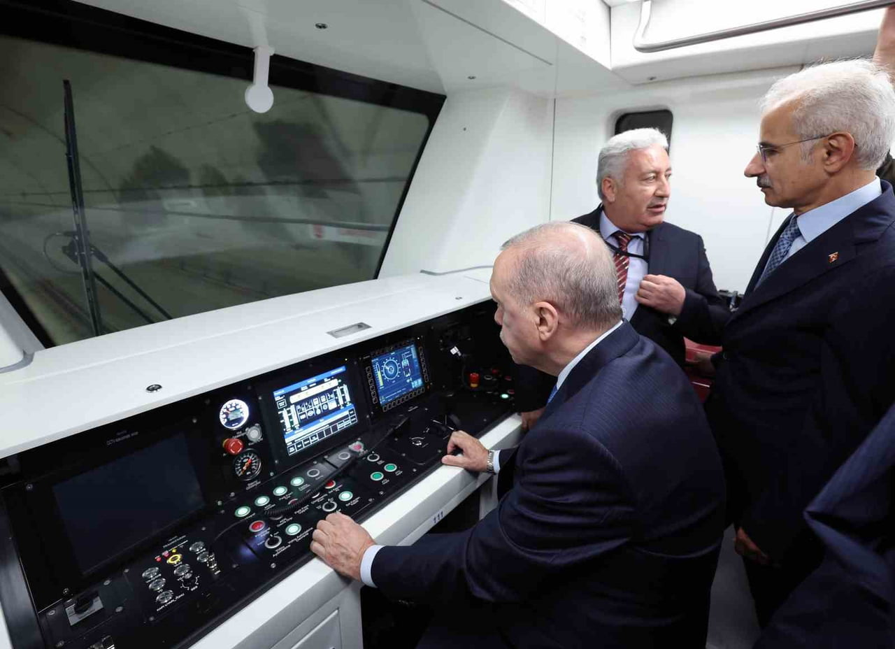 CUMHURBAŞKANI RECEP TAYYİP ERDOĞAN, HALKALI-İSTANBUL HAVALİMANI-GAYRETTEPE METRO PROJESİ'NİN SON...