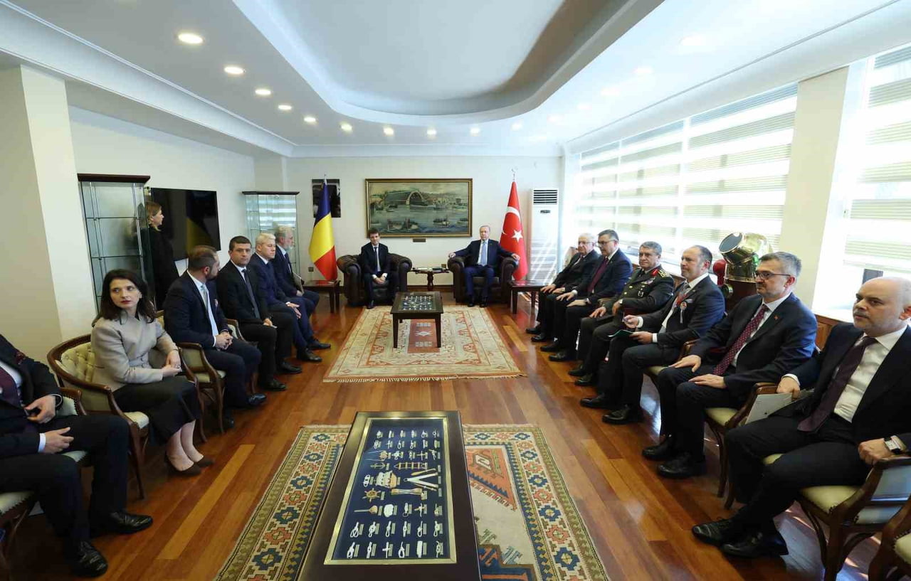 CUMHURBAŞKANI RECEP TAYYİP ERDOĞAN, İSTANBUL’DA BULUNAN ROMANYA CUMHURBAŞKANI NİCUŞOR DANİEL DAN...