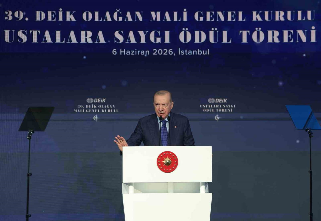 CUMHURBAŞKANI RECEP TAYYİP ERDOĞAN, İSTANBUL’DA DÜZENLENEN DEİK 39. GENEL KURULU VE USTALARA SAYGI...