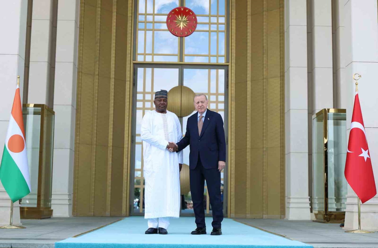CUMHURBAŞKANI RECEP TAYYİP ERDOĞAN, NİJER CUMHURBAŞKANI ABDOURAHAMANE TCHİANİ'Yİ TÖRENLE...