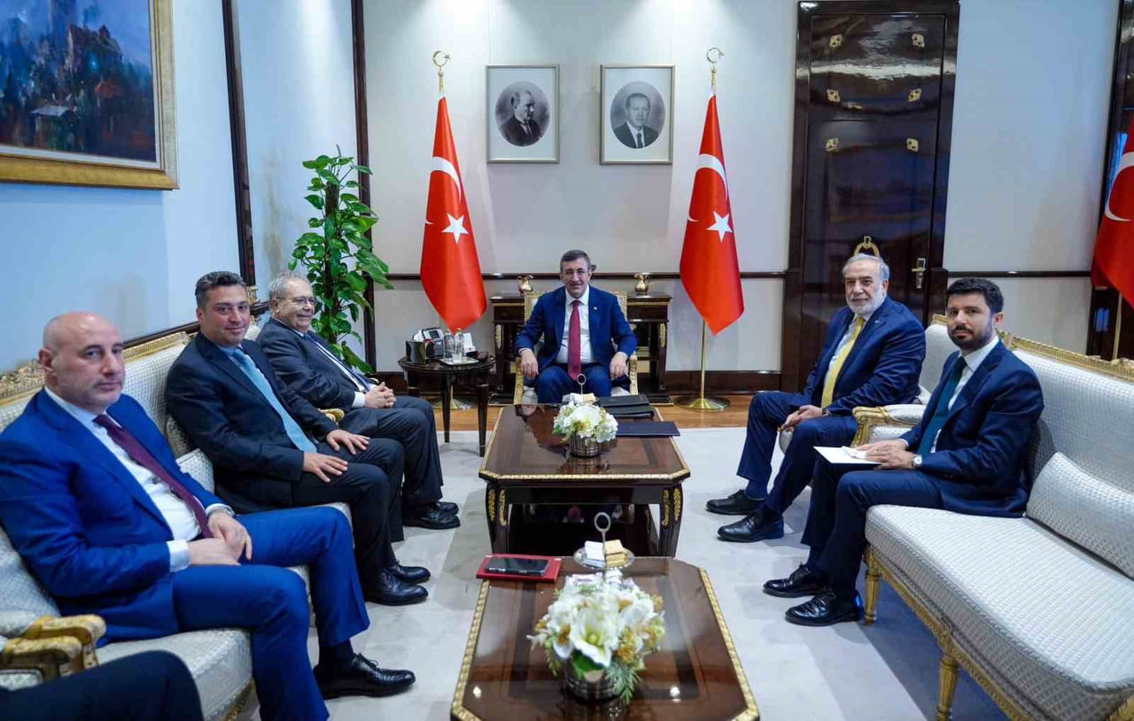 CUMHURBAŞKANI YARDIMCISI CEVDET YILMAZ, LÜBNAN BAŞBAKAN YARDIMCISI TARIK MİTRİ İLE...