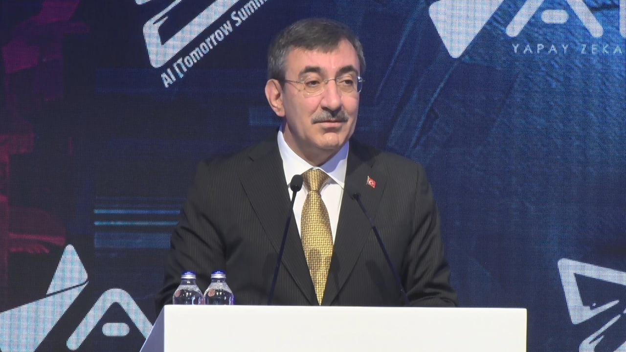 CUMHURBAŞKANI YARDIMCISI CEVDET YILMAZ, TÜRKİYE'NİN STRATEJİ BELGESİ YAYIN YILI OLAN 2021'DE YAPAY...
