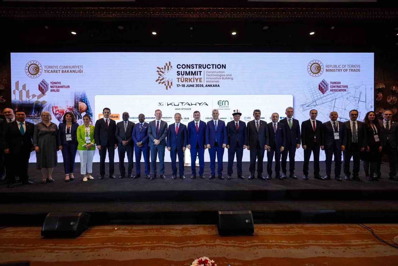 CUMHURBAŞKANI YARDIMCISI YILMAZ, TÜRK MÜTEAHHİTLER BİRLİĞİ'NCE ANKARA'DA BİR OTELDE DÜZENLENEN...