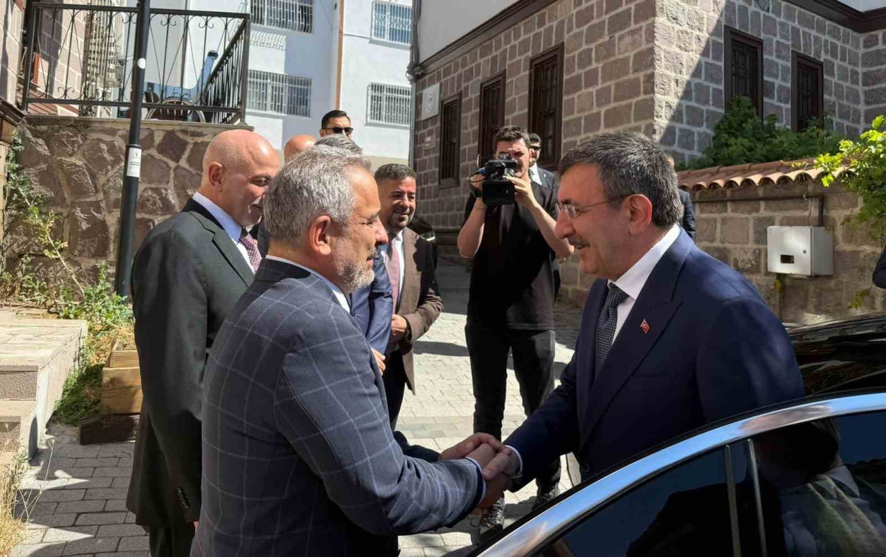 CUMHURBAŞKANI YARDIMCISI YILMAZ, TÜRKİYE BASIN FEDERASYONU’NCA DÜZENLENEN "ANADOLU SOHBETLERİ"...