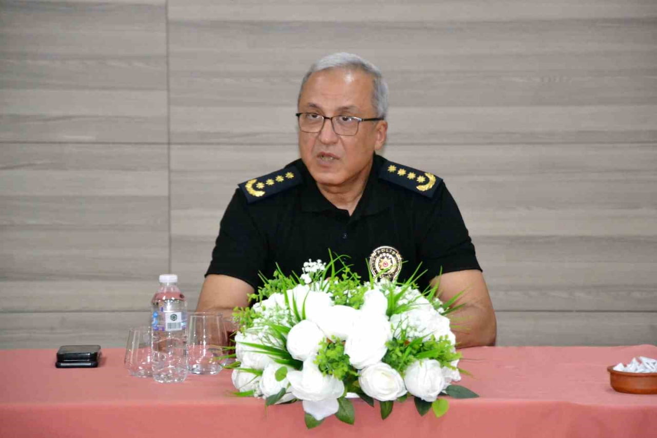 CUMHURBAŞKANLIĞI KARARNAMESİ İLE MANİSA İL EMNİYET MÜDÜRLÜĞÜ GÖREVİNE ATANAN ADNAN KARAYEL, BASIN...