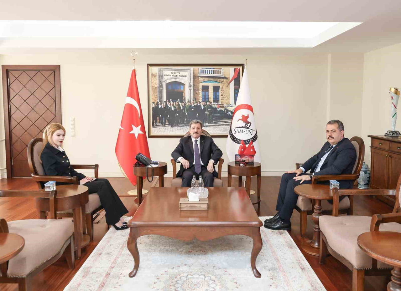 CUMHURBAŞKANLIĞI KARARNAMESİYLE BURDUR VALİ YARDIMCILIĞI GÖREVİNE ATANAN LADİK KAYMAKAMI TUĞÇE...
