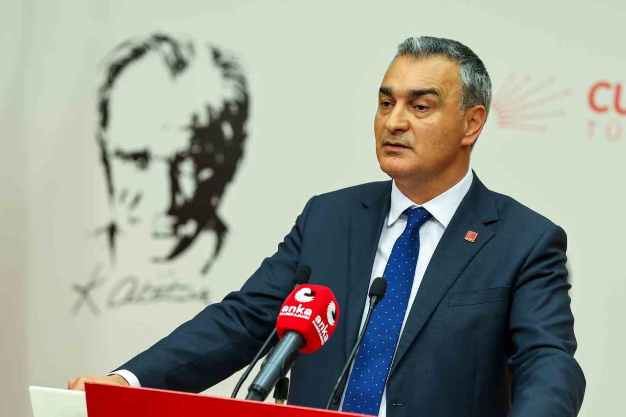 CUMHURİYET HALK PARTİSİ SÖZCÜSÜ MÜSLİM SARI, "3 MEVCUT İL BAŞKANIMIZ VE 3 ESKİ İL BAŞKANIMIZI...