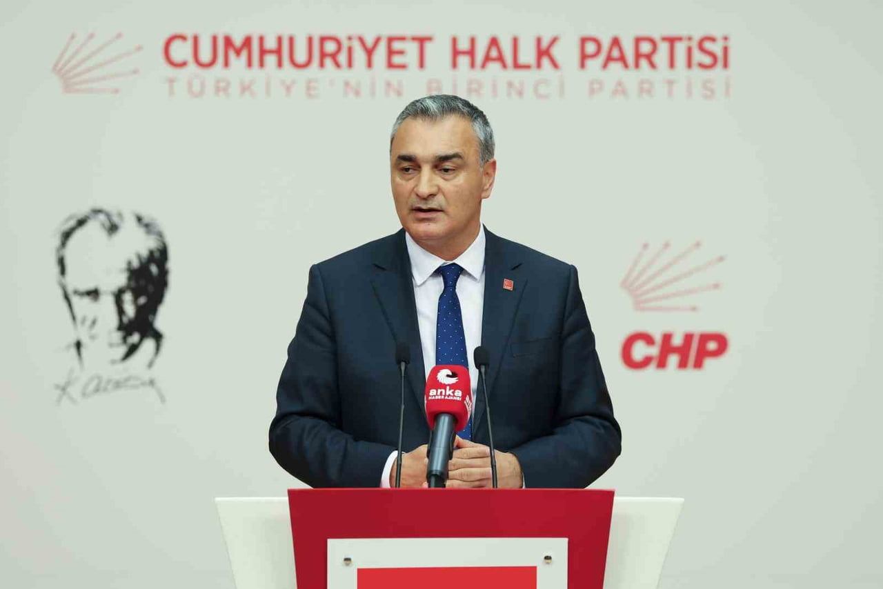 CUMHURİYET HALK PARTİSİ SÖZCÜSÜ MÜSLİM SARI, "3 MEVCUT İL BAŞKANIMIZ VE 3 ESKİ İL BAŞKANIMIZI...