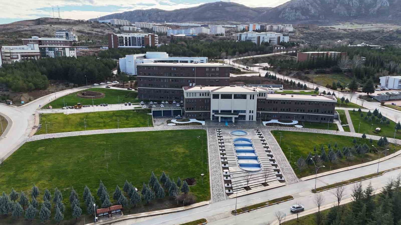 CWUR 2026 DÜNYA ÜNİVERSİTE SIRALAMASI’NDA 21 BİN 291 ÜNİVERSİTE ARASINDA BİN 716’NCI SIRADA YER...