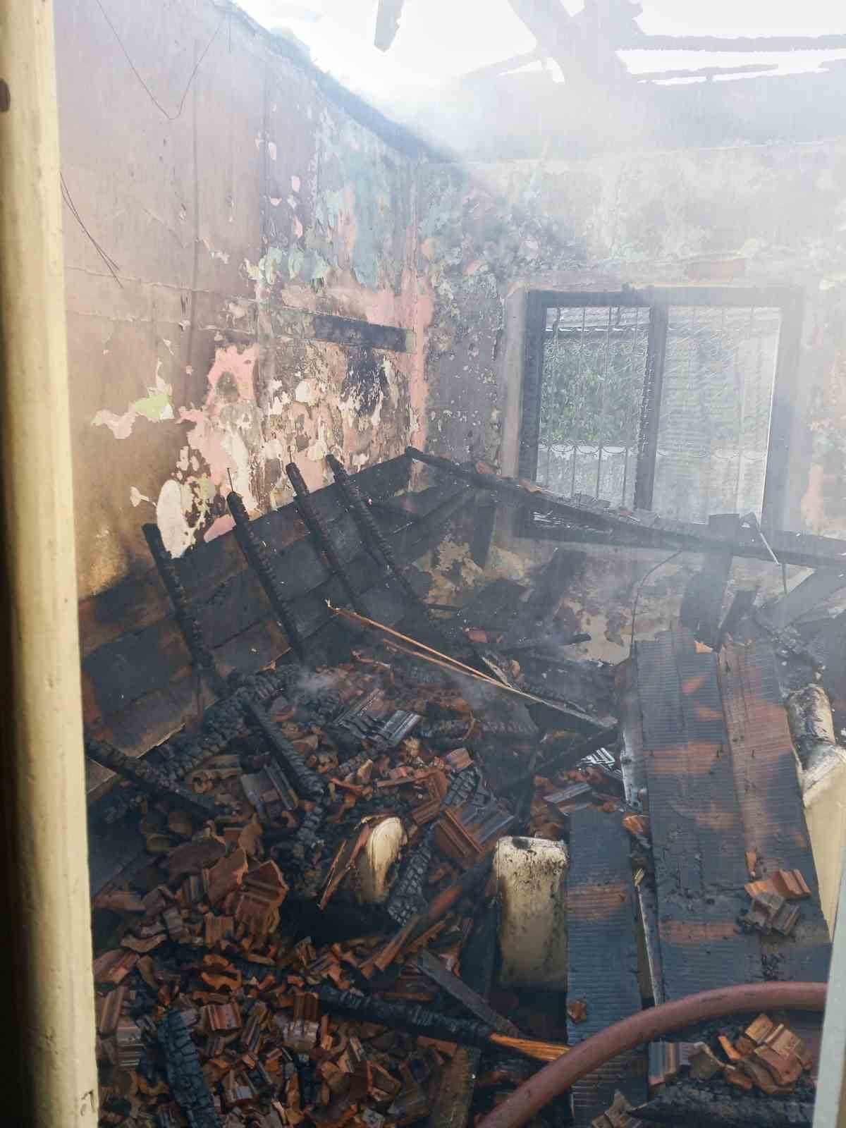 DALAMA’DA EV YANGINI