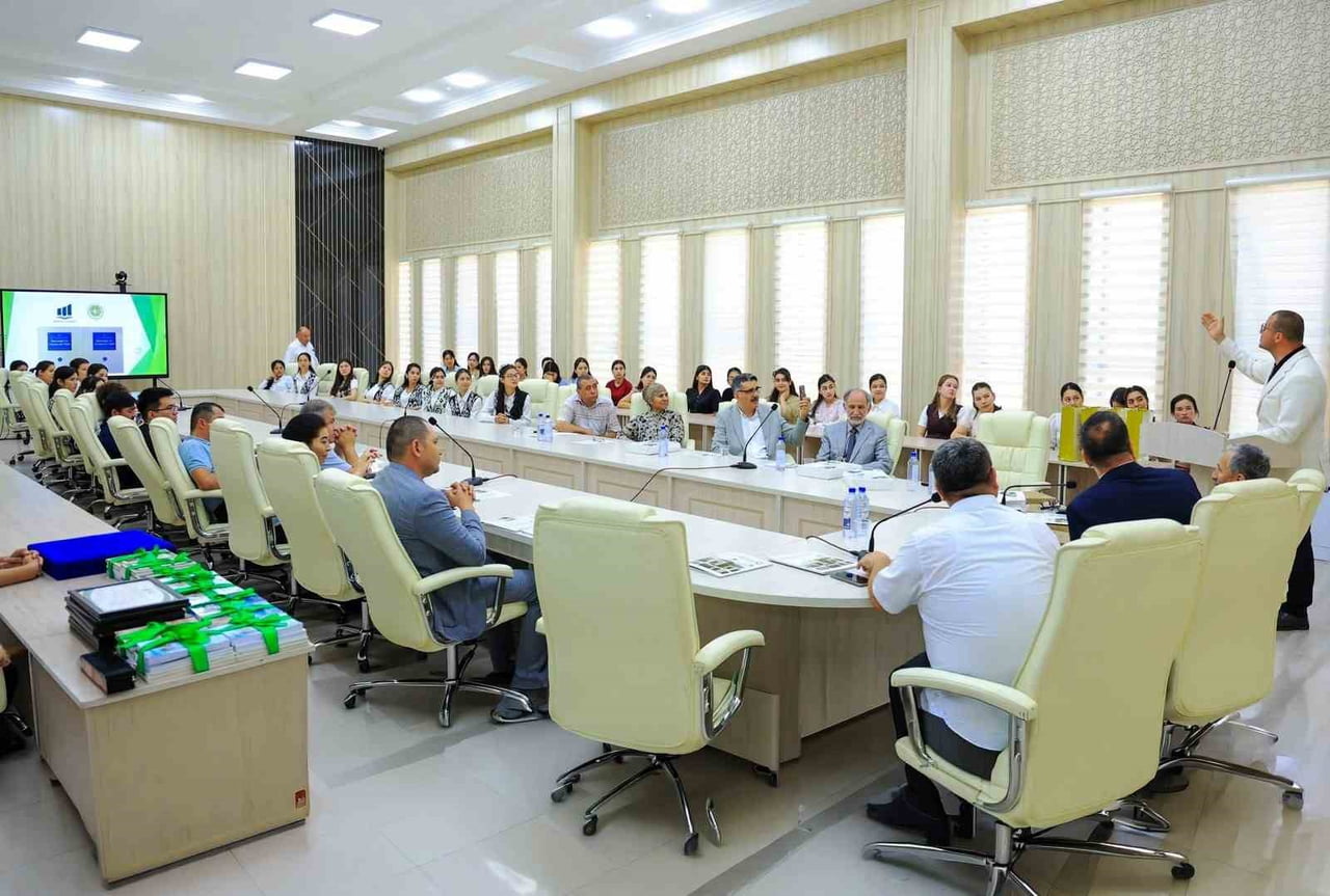 DARENDE'NİN MANEVİ VE KÜLTÜREL MİRASINI ANLATAN ESER ÖZBEKİSTAN'DA TANITILDI