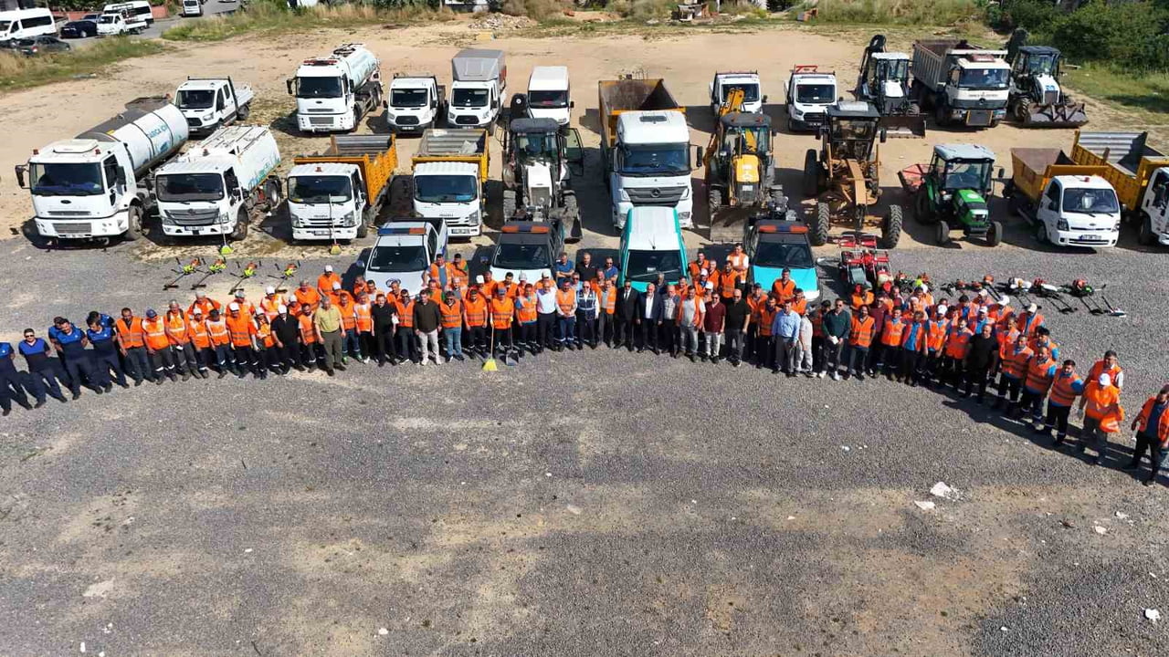 DARICA'DA BAŞLATILAN YAZ TEMİZLİĞİ ÇALIŞMALARININ İLK DURAĞI KAZIM KARABEKİR MAHALLESİ OLDU. 100...