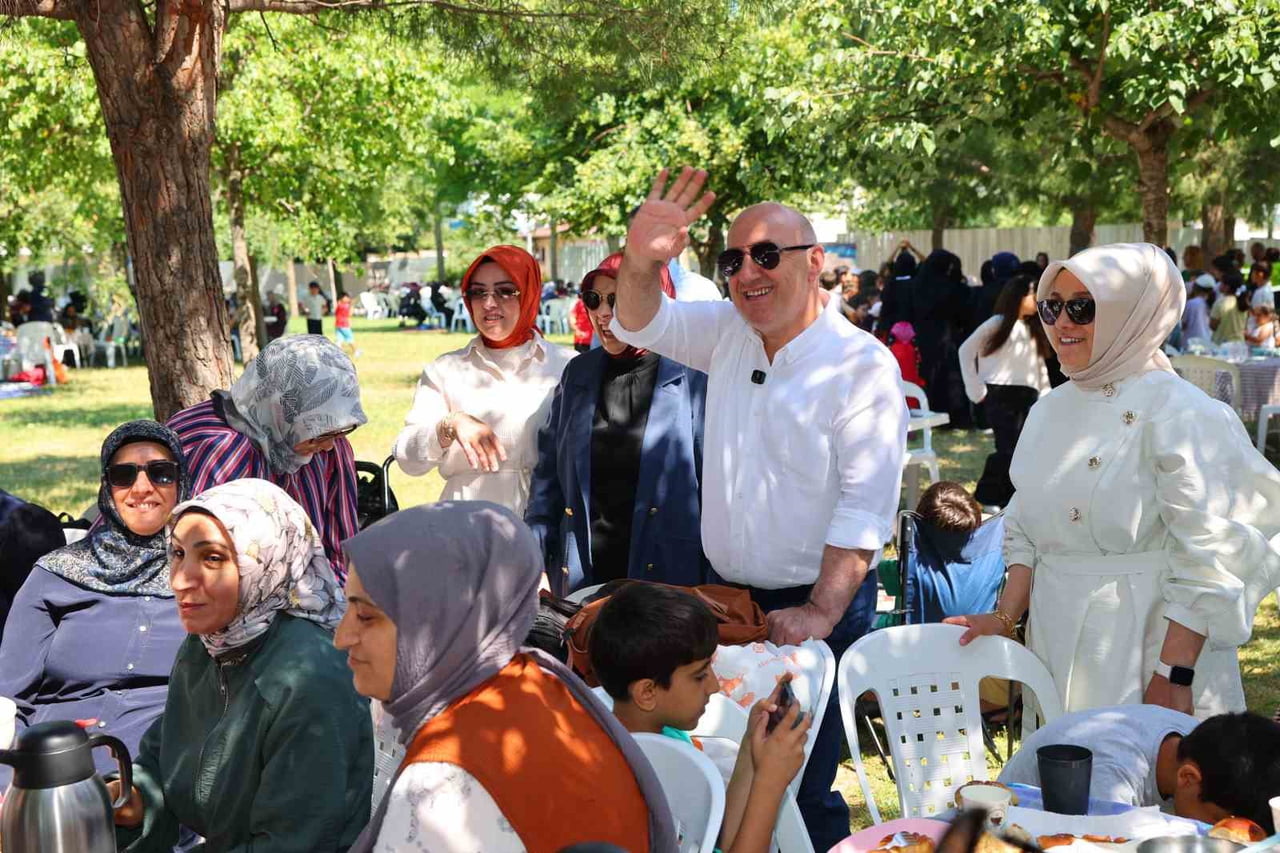 DARICA BELEDİYESİ TARAFINDAN KİŞİSEL GELİŞİM VE EĞİTİM KURSLARI (KİGEM) BÜNYESİNDE EĞİTİM GÖREN...
