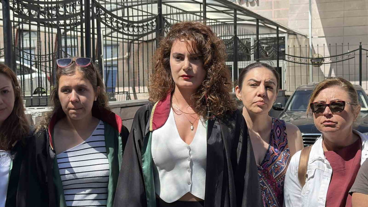 DENİZ OKTAY’IN AVUKATI ESKİŞEHİR BAROSU KADIN HAKLARI KOMİSYONU BAŞKANI FUNDA GÜNEY KÖKÇINAR...