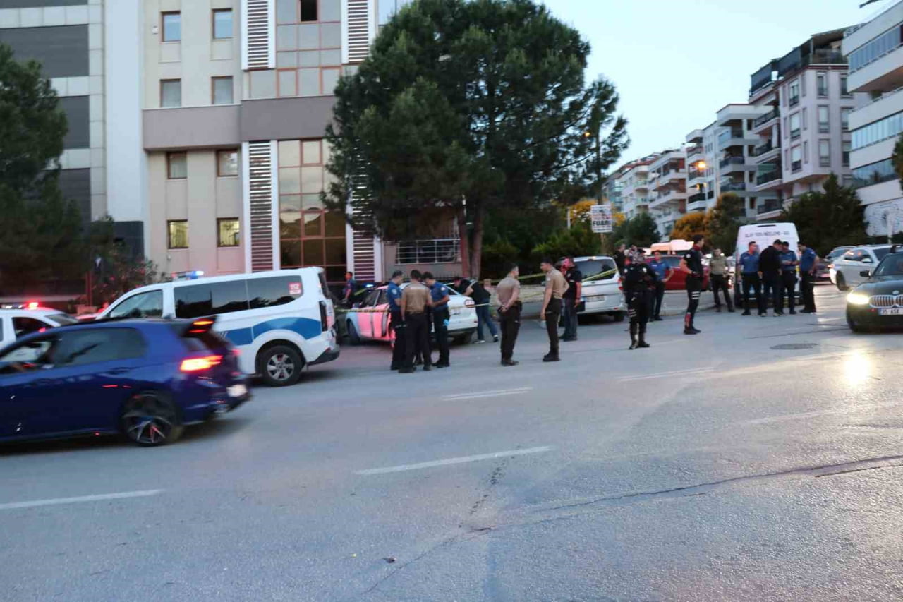 DENİZLİ'DE ÇOCUĞUNUN GÖZÜ ÖNÜNDE UĞRADIĞI POMPALI TÜFEKLİ SALDIRIDA KARDEŞİYLE BİRLİKTE YARALANAN...