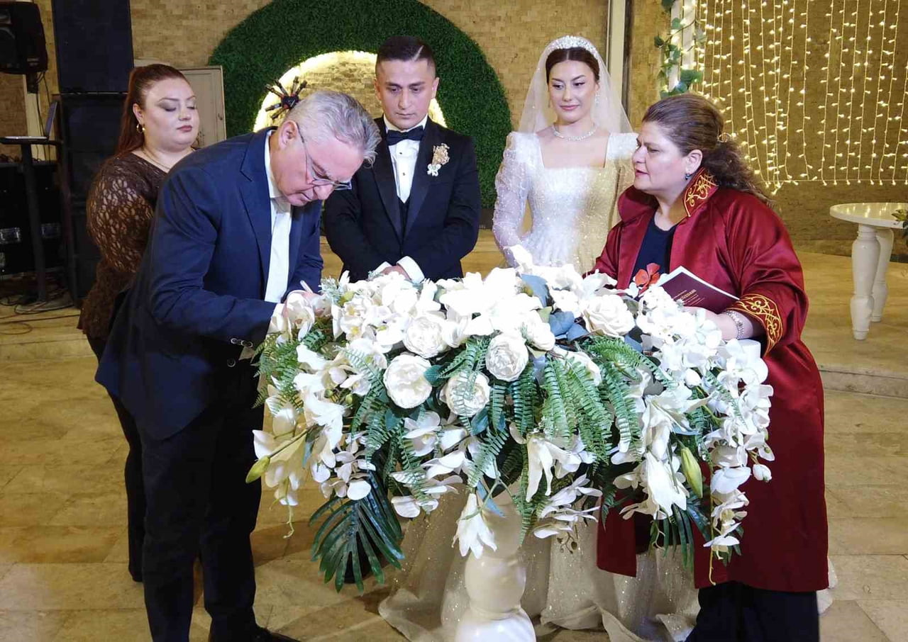 DENİZLİ BAROSUNA BAĞLI BAŞARILI AVUKATLARDAN BATUHAN BESALET KARAN İLE BETÜL DEMİRÖZ, GÖRKEMLİ BİR...