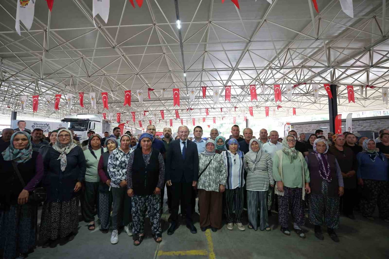 DENİZLİ BÜYÜKŞEHİR BELEDİYESİ, HAYVANCILIKLA UĞRAŞAN ÜRETİCİLERE YÖNELİK YEM DESTEĞİ PROGRAMINI...
