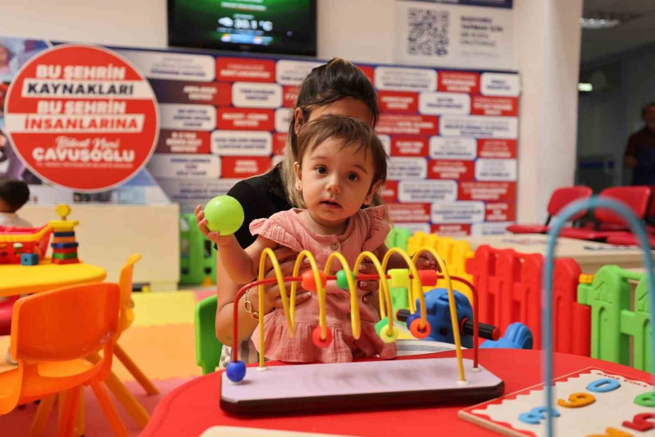 DENİZLİ BÜYÜKŞEHİR BELEDİYESİ, RESMİ KURUMLARDA ALIŞILMIŞIN DIŞINA ÇIKARAK ANA HİZMET BİNASININ...