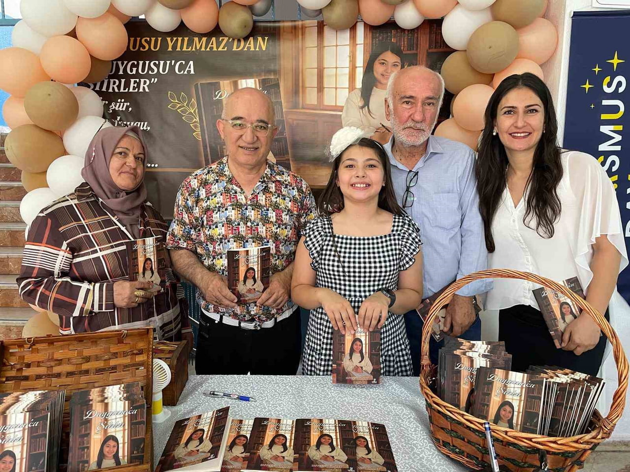 DENİZLİ’DE HENÜZ 10 YAŞINDA OLMASINA RAĞMEN KELİMELERİN GÜCÜNE İNANAN VE DUYGULARINI DİZELERE...