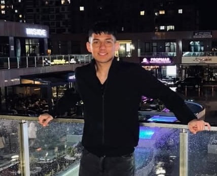 DENİZLİ’DE MOTOSİKLETİYLE SEYİR HALİNDEYKEN KAZA YAPAN 17 YAŞINDAKİ GENÇ, KALDIRILDIĞI HASTANEDE...