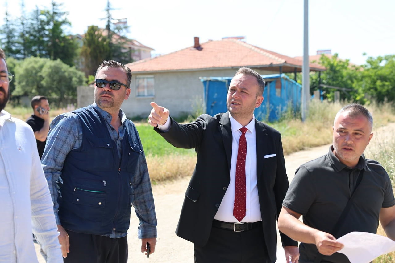 DENİZLİ’NİN ÇİVRİL İLÇESİNDE ULAŞIMI DAHA KONFORLU HALE GETİRMEK İÇİN BELEDİYE BAŞKANI SEMİH...