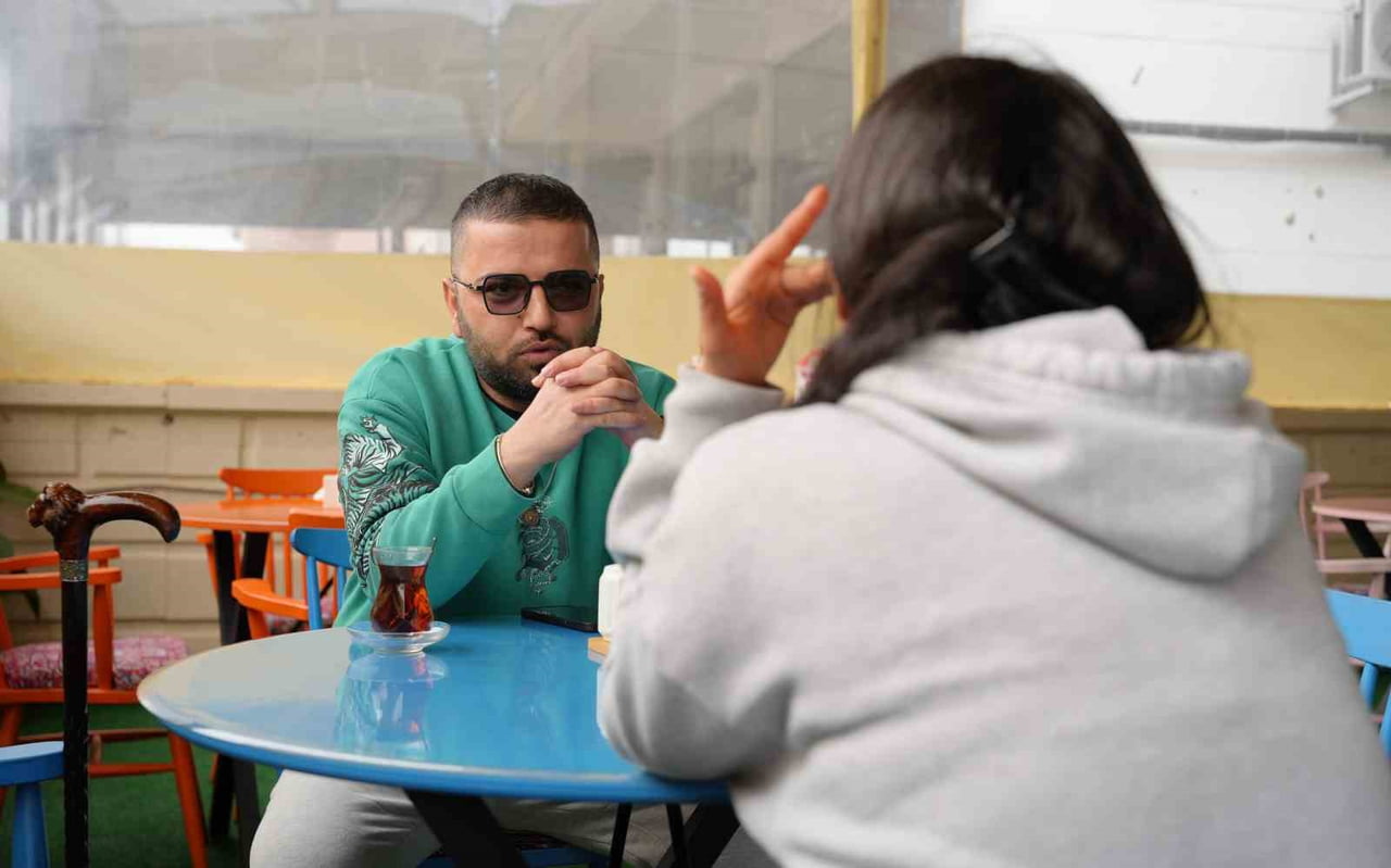 DENİZLİ’NİN PAMUKKALE İLÇESİNDE KAFE İŞLETMECİLİĞİ YAPAN SAVAŞ KAHRAMAN, KADINA YÖNELİK ŞİDDET VE...
