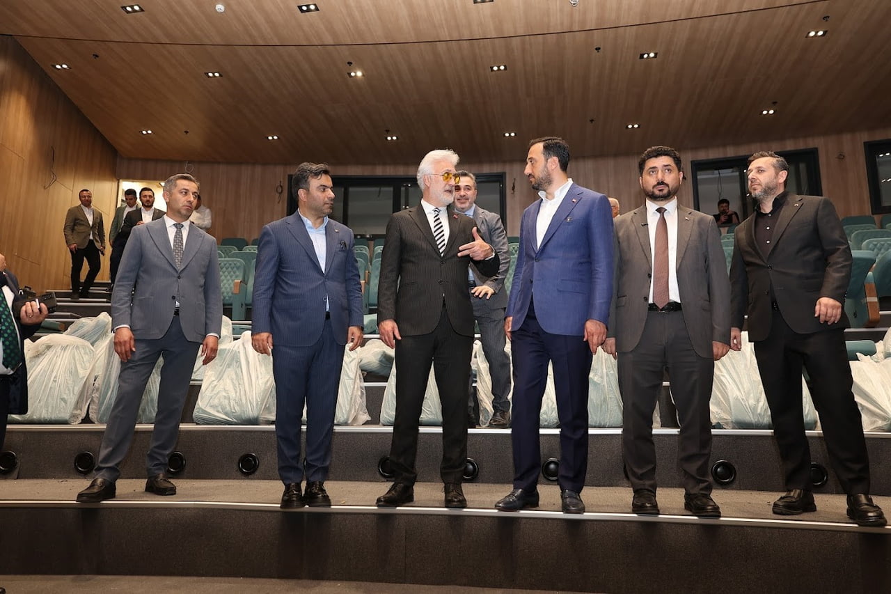 DEVLET TİYATROLARI GENEL MÜDÜRÜ TAMER KARADAĞLI, AK PARTİ İSTANBUL İL BAŞKANI ABDULLAH ÖZDEMİR VE...